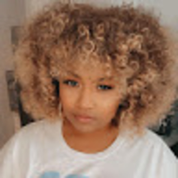 Meet your Posher, Mariah - Picture 1 of 1